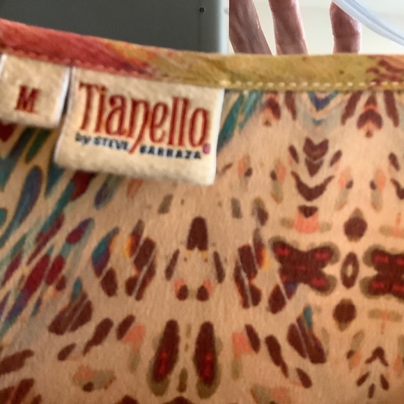 Top - Picture 2 of 2